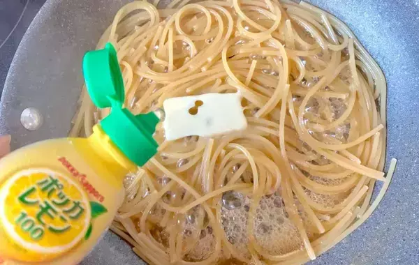 パスタに『1袋』入れてゆでるだけ　だしの旨味で「具なしでもおいしい」「明日も作って」