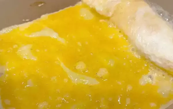 玉子焼きに『1本分』混ぜてみて　焼き上がりが「ふっくらとした食感に」