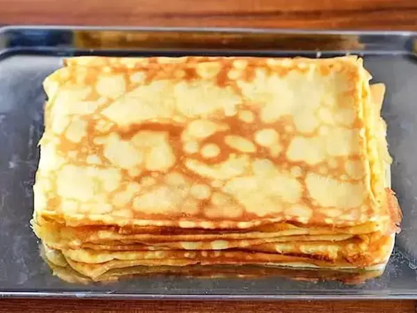 玉子焼き器に薄く生地を広げて…　重ねて作る簡単おやつが「お店みたい」【管理栄養士のレシピ】