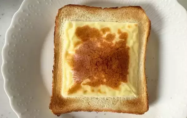 チーズトースト、そのまま食べないで！仕上げに大さじ2分の1杯かけるだけで「最高」