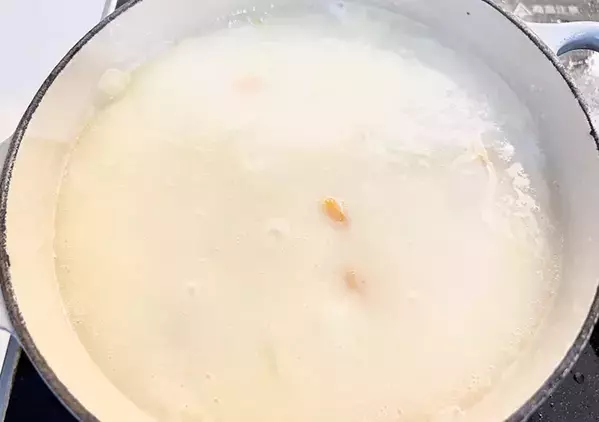「何これ」からの2杯おかわり！　『クリームシチュー』の仕上げに10個投入したのは…