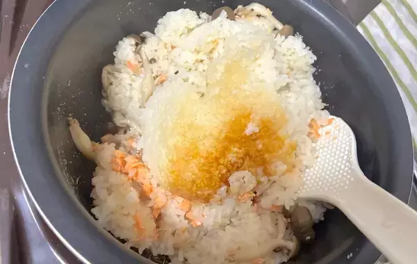 米3合に『大さじ6杯』入れて　鮭としめじの一杯が「本格的なおいしさ」「子供に好評」