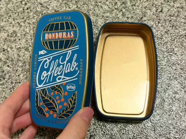 お菓子の空き缶には『マグネットフック』を使うと便利！　活用幅が広がるアイディア