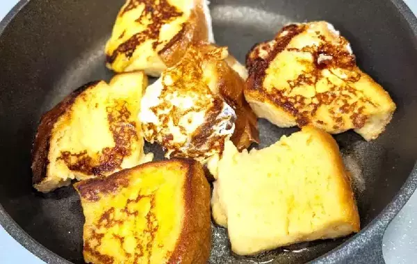 フレンチトーストが10分で完成　ポリ袋を使えば味がすぐ染みる！「洗い物が減った」