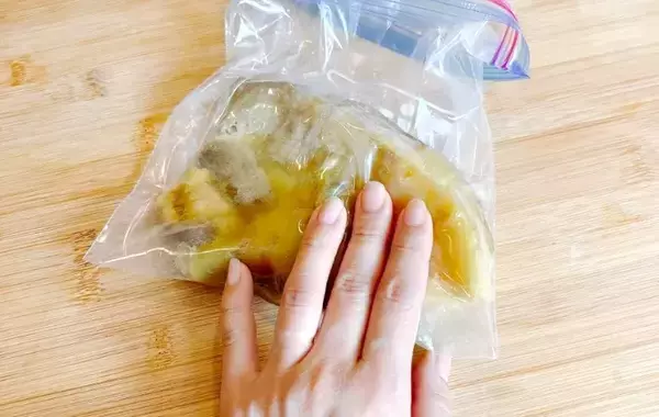 サツマイモとヨーグルトを袋に入れて…　簡単おやつに「材料3つで簡単」「濃厚でおいしい」