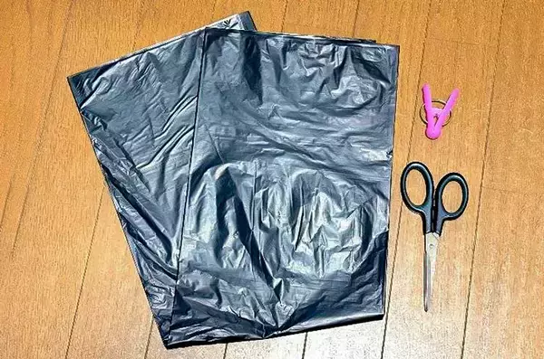 ゴミ袋を三角形に折って… 完成したものがハロウィンにピッタリ「迫力満点」
