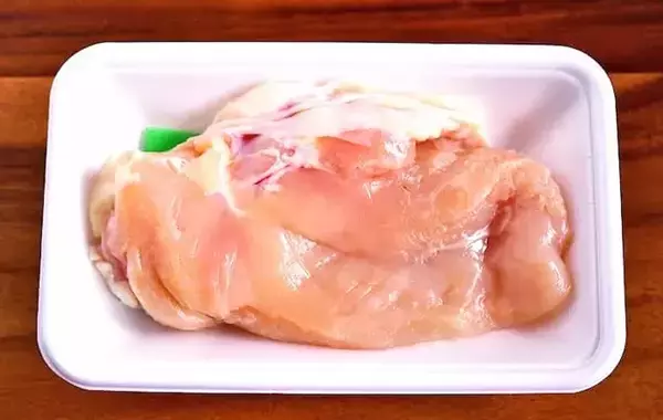 安い鶏むね肉に『大さじ1杯』まぶしてみて！　しっとり柔らかくなって「弁当に入れたい」【管理栄養士のレシピ】
