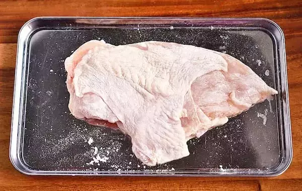 安い鶏むね肉に『大さじ1杯』まぶしてみて！　しっとり柔らかくなって「弁当に入れたい」【管理栄養士のレシピ】