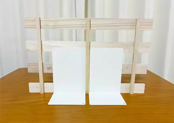 100均のすのこを『トイレの壁際』に置くと生活感がすっきり　目隠しパーテーションが【3分】で作れた