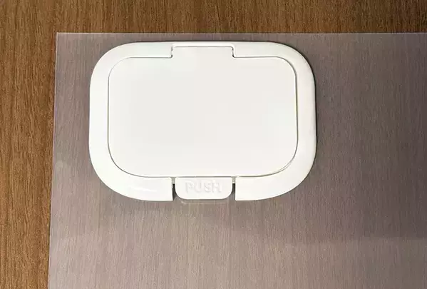 クリアファイルに『ウェットシートの蓋』を貼って切ると？　できたものが、小物収納に活躍！