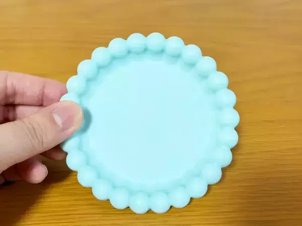 セリアの変わった形のコースター　『コップ以外』で使う活用法に「おしゃれな雰囲気になった」