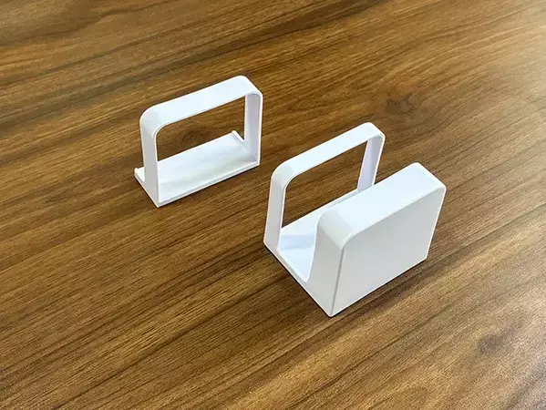 ダイソーの『傘たて』を洗濯機に貼ると便利　掃除や洗濯のストレスが解消する裏ワザ【3選】