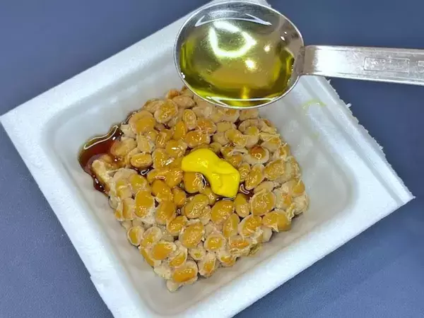 納豆に『小さじ1杯』入れてみて！　グッとまろやかになって「苦手でも食べやすそう」