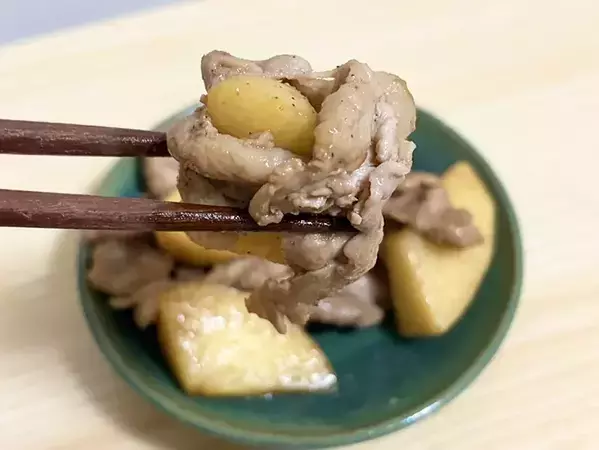 一口大のリンゴに『小さじ1杯』かけて…　炒めたら「絶妙なバランス」「大満足！」