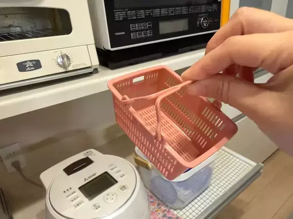 『引き出し』の散らかりが片づいた！　セリア『ミニチュア買い物カゴ』が超有能