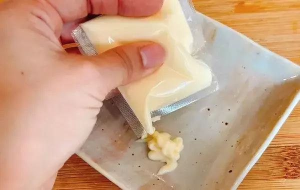 お弁当にマヨネーズが欲しい！『無印の小分け袋』を使うと？「コスパ良い」「こんなの欲しかった」
