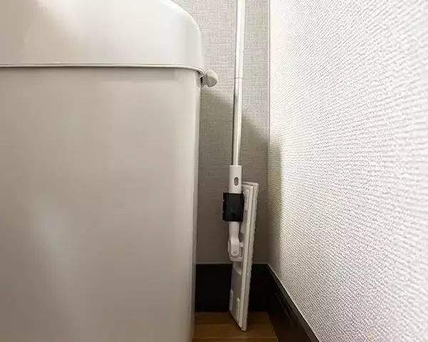 掃除道具のプチストレスは『ダブルクリップ』で解決！　【作業3分】の簡単収納テク