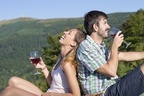 フランスではワイングラスのボディをしっかり持つ！！‐グラスを持てない男は「女」を抱けない‐