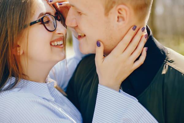 「俺から離れるなよ」男性が本命女性に言うキザなセリフ3選