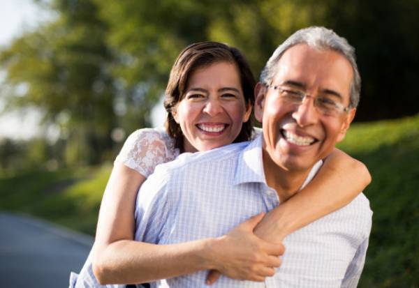 ベタ惚れを隠しきれない！！男性が大好きな女性に送る3つのサイン♡