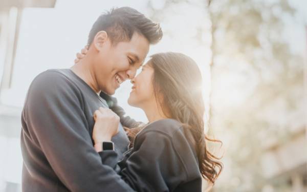 「もっと独占したい…！」男性が無意識に嫉妬する瞬間3選