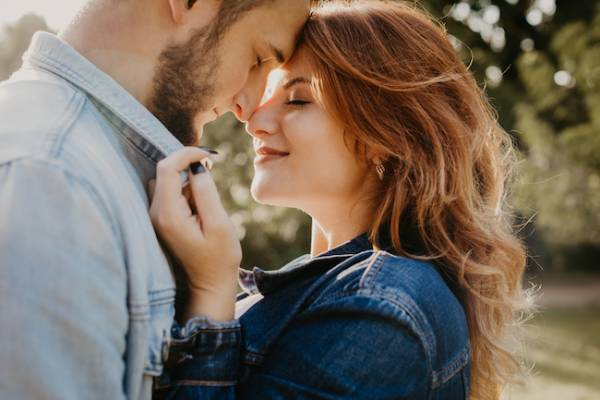 実はメチャ惚れてます。男性が虜になる「内面ポイント」4つの特徴