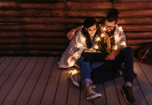 「絶対手放さん！」男性を“夢中にさせる女性”4つの特徴って？