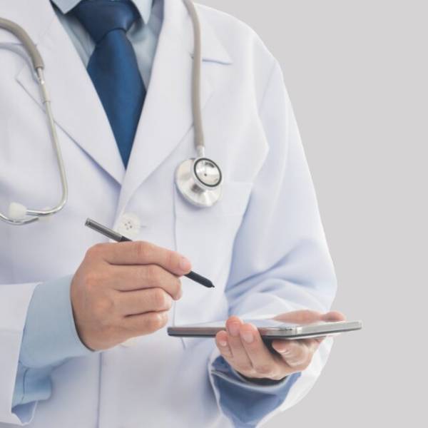 夫「なんだろうこの頭痛…」原因不明の不調を放置していたら…夫が突然倒れた！？⇒医師「診断結果ですが…」告げられた”結果”にゾッ…