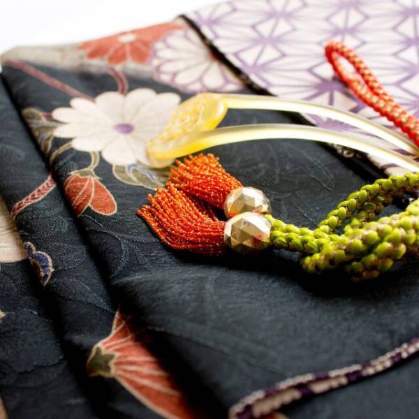 成人式のために呉服店を呼ぶと…販売員「10万円です」私「…え？」”無料プレゼント”のハズが高額な請求をされた…