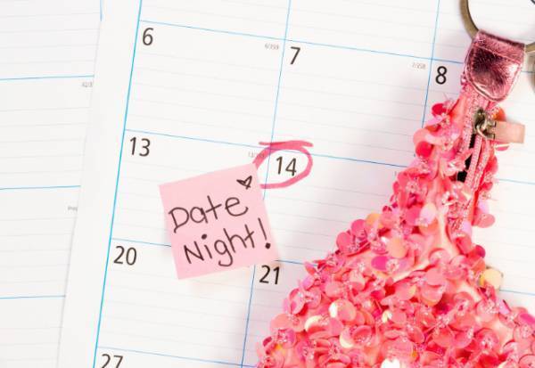 「次回デートのお誘いはないかも…」やったらNGな【デートでの行動】って？