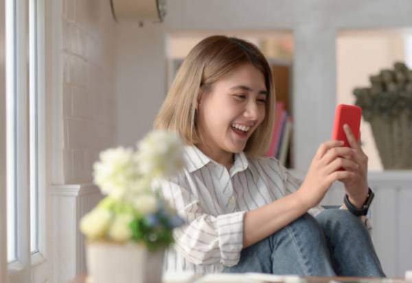 魅力的すぎる…！男性が爆速で返信したくなる【モテ女性のLINE術】