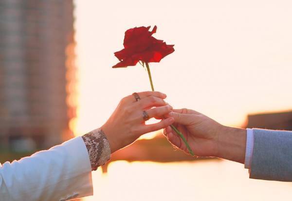 素敵な彼を見つけたい♡ハイスペ男性が惹かれる女性の特徴4つ