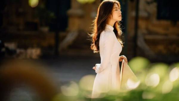 【独自の魅力】がある！男性が心奪われる「年上女性」の魅力