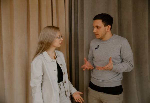 ちょーっと無いな…。男性が「付き合いを考え直す」女性の特徴って？