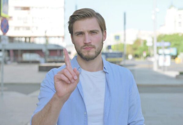 いやぁ、ないなぁ…。男性が”がっかりする”ファッションって？