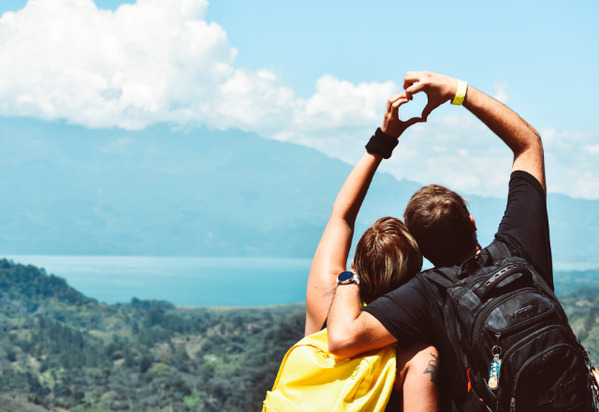 なんか、ずっと話してる！男性が「自然と惹かれる」会話術