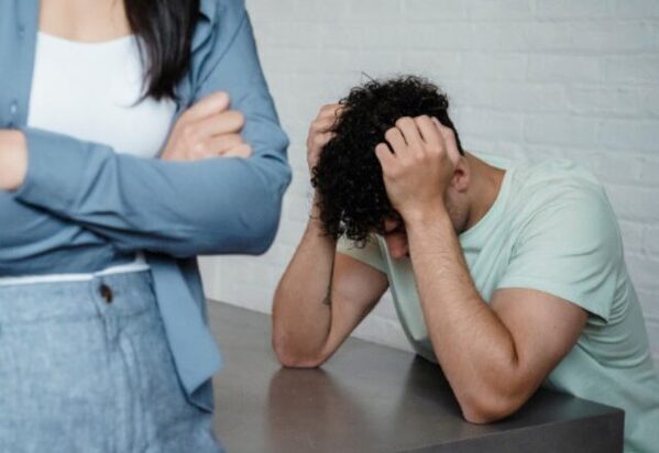 「あ、この子無理だわ」男性の愛情が冷めるNG行動