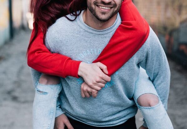 「本気で好きな子にだけ」男性が見せる特別な溺愛行動