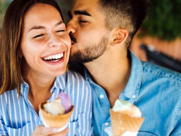 「大好きで仕方ない♡」男性が見せる特別な溺愛行動