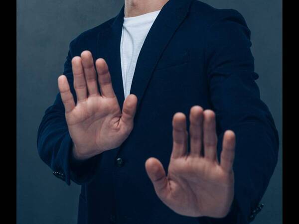 男性が”嫌い”な女性の行動。3位「恋愛依存」2位「プライドが高い」1位は…