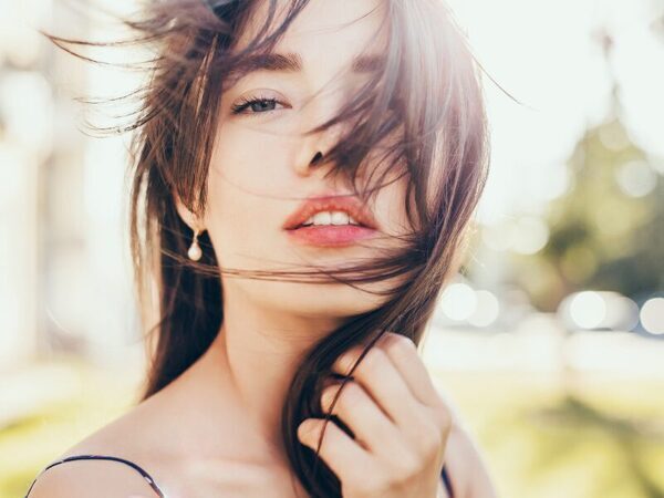 「頭から離れない…」男性を沼らせる女性の魅力