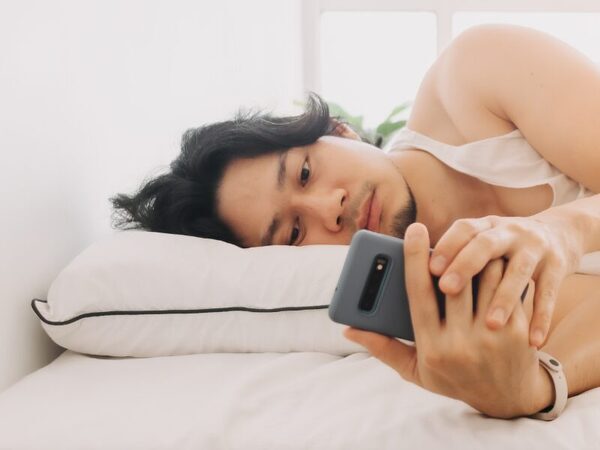 「返信だっっる…」一発で男性にドン引きされるLINE