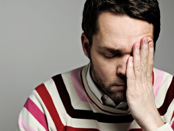 男性が”大嫌い”な女性の行動。3位「偏食」2位「ズボラ」1位は…