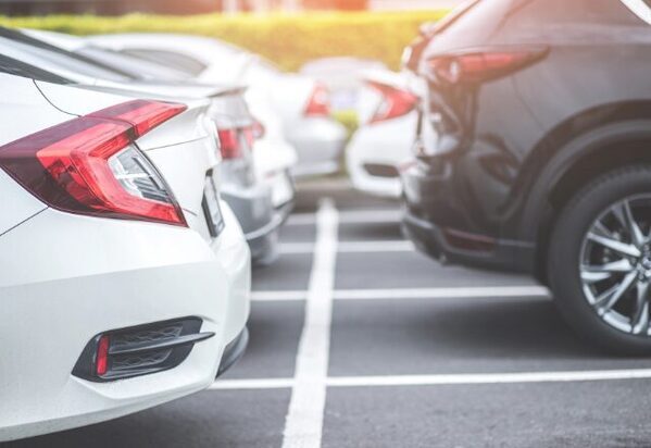 妻の妊娠中…夫が夜な夜な外出！？妻が意を決して駐車場を覗くと…夫の意外な姿を目撃！？