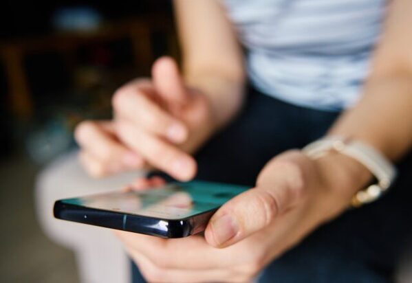 【探偵依頼案件】彼氏と破局後“謎アカウント”からフォローが…？直後「見えない攻撃」の真相にゾッとした話