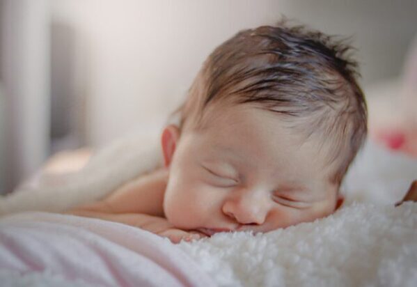 昼寝中の赤子を…無理やり外へ連れ出す義母！？「勝手にやめて！」妻が必死に追いかけた結果