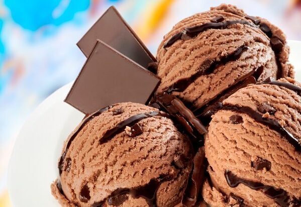 汗だくで帰宅した妻の楽しみは…お気に入りの“チョコアイス”！しかし、冷凍庫を開けた瞬間⇒「え？なんで…？」