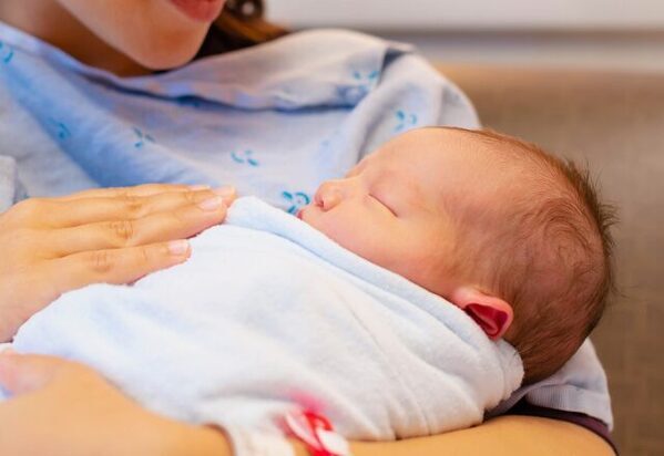 嫁の出産後、病室に“遅れて”やって来た夫。直後「実は…」夫の【衝撃的なセリフ】に義両親が大激怒！？