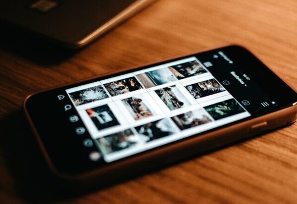 彼女は放置で…頻繁に同僚と飲みに行く彼。しかし⇒偶然見えた“通知画面”が原因で【彼の恐ろしい本性】を知ってしまった話