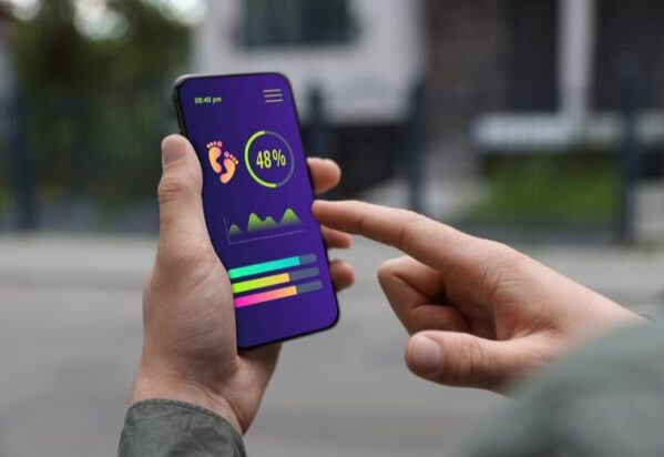 車通勤なのに…“数千歩”も歩数が増加！？夫の行動に疑念を抱いた妻。数週間の調査後⇒妻が掴んだ【真実】に夫が白旗！？